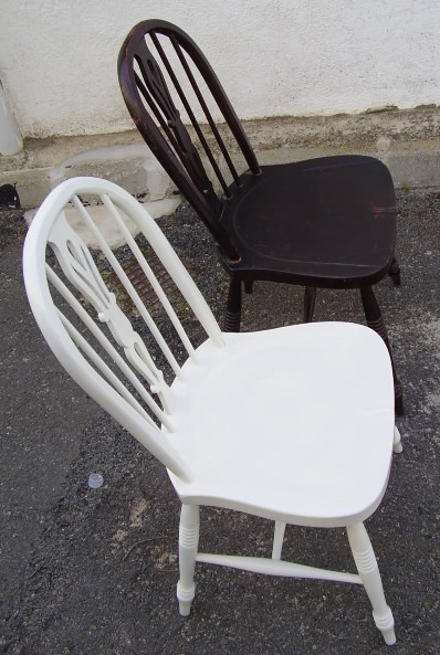 sillas restauradas mediante la tecnica del lacado en blanco
